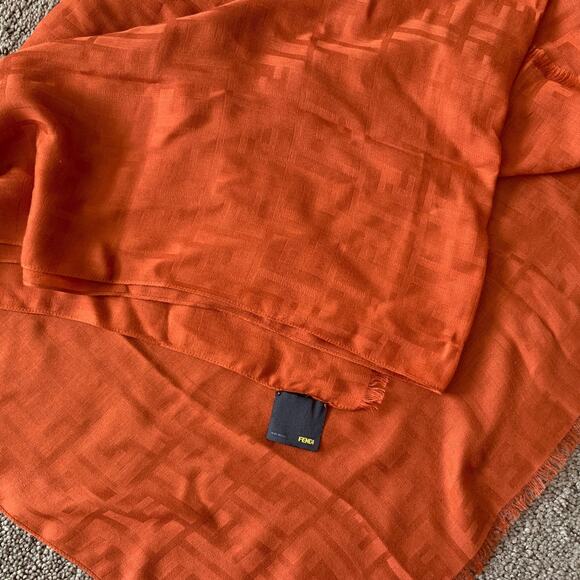 F1053 Fendi large orange monogram scarf in modal cashmere - Picture 6 of 6